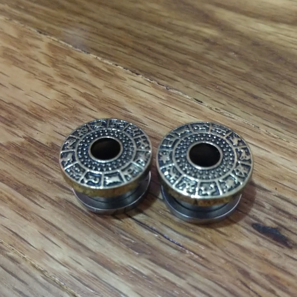 1/2 inch metal screw back tunnels
